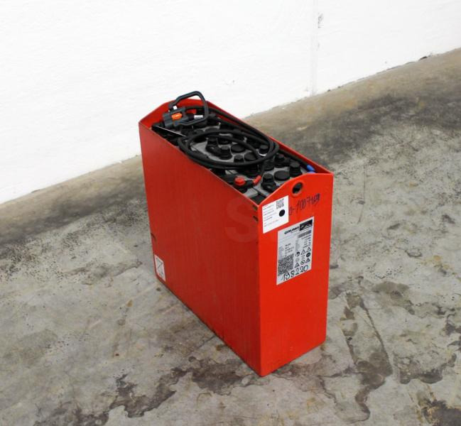 GRUMA 24 Volt 3 PzV 213 Ah - Bateria automotiva: foto 1 GRUMA 24 Volt 3 PzV 213 Ah - Bateria automotiva: foto 1