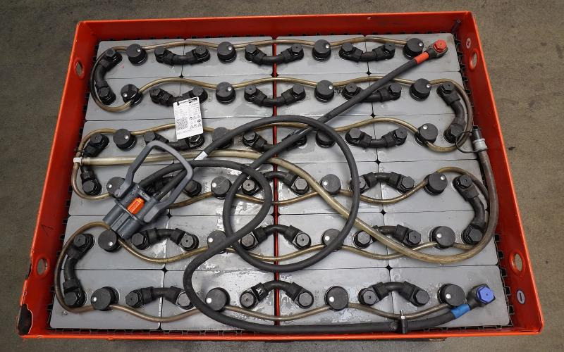 GRUMA 48 Volt 5 PzS 775 Ah - Bateria automotiva: foto 3 GRUMA 48 Volt 5 PzS 775 Ah - Bateria automotiva: foto 3