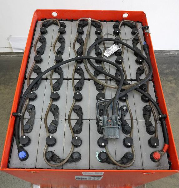 GRUMA 48 Volt 5 PzS 775 Ah - Bateria automotiva: foto 3 GRUMA 48 Volt 5 PzS 775 Ah - Bateria automotiva: foto 3