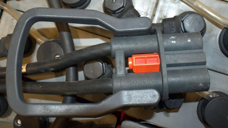 GRUMA 80 Volt 4 PzS 460 Ah - Bateria automotiva: foto 4 GRUMA 80 Volt 4 PzS 460 Ah - Bateria automotiva: foto 4