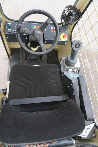 Hubtex S40E - Empilhador lateral: foto 3 Hubtex S40E - Empilhador lateral: foto 3