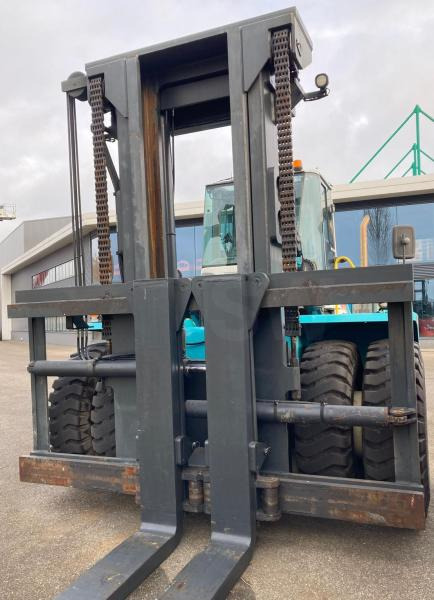 KONECRANES SMV33-1200C - Empilhador a diesel: foto 3 KONECRANES SMV33-1200C - Empilhador a diesel: foto 3