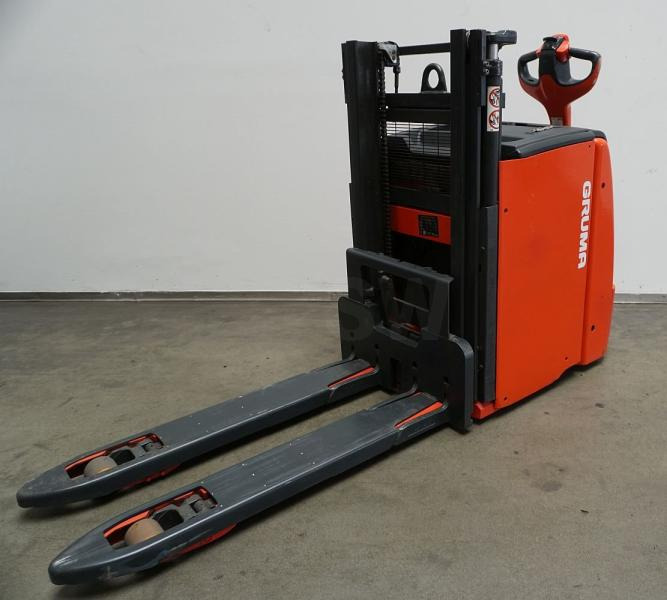 Linde D 10 1163 - Stacker: foto 2 Linde D 10 1163 - Stacker: foto 2