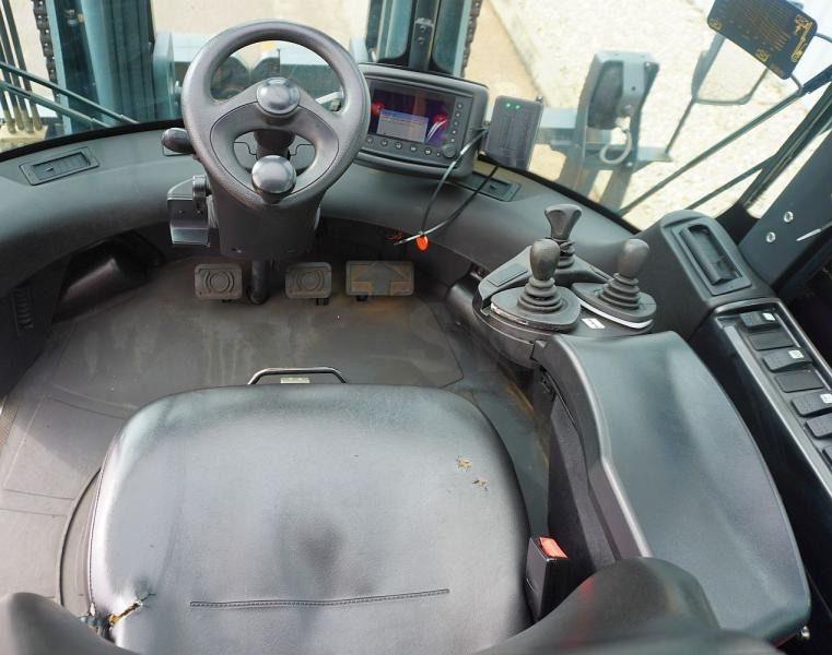 Linde H 160 D/1200 1401 - Empilhador a diesel: foto 3 Linde H 160 D/1200 1401 - Empilhador a diesel: foto 3