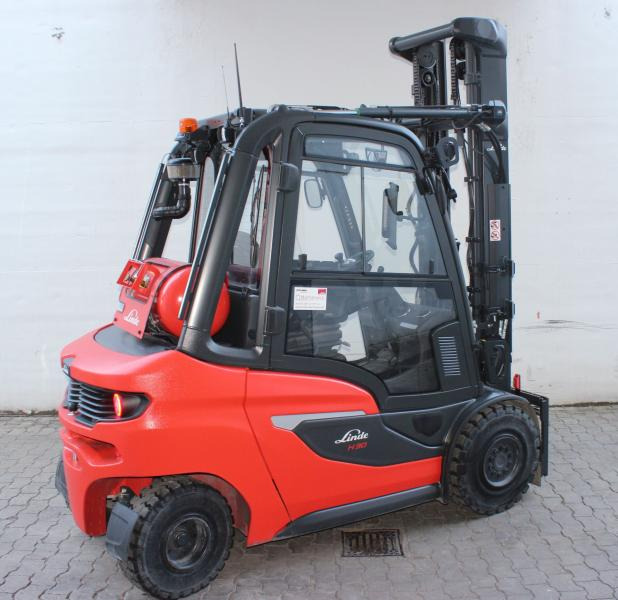 Linde H 30 T 1202 - Empilhador a gás: foto 2 Linde H 30 T 1202 - Empilhador a gás: foto 2