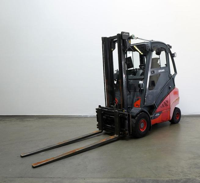 Linde H 35 T EVO 393-02 - Empilhador a gás: foto 1 Linde H 35 T EVO 393-02 - Empilhador a gás: foto 1