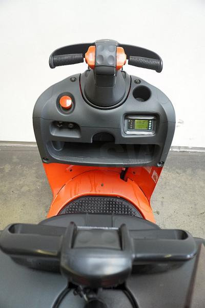 Linde P 30 132 - Trator elétrics: foto 3 Linde P 30 132 - Trator elétrics: foto 3