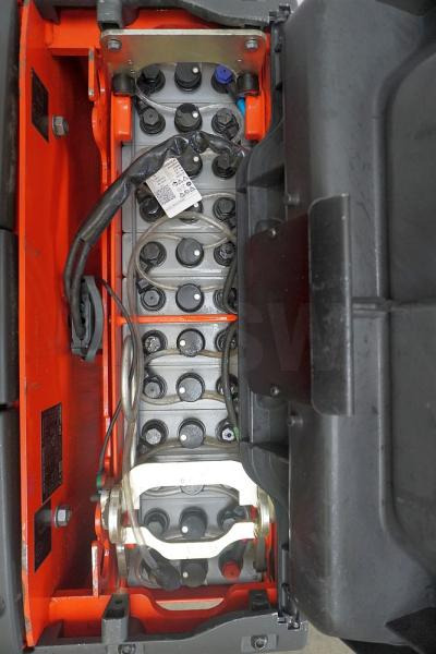 Linde P 30 132 - Trator elétrics: foto 5 Linde P 30 132 - Trator elétrics: foto 5