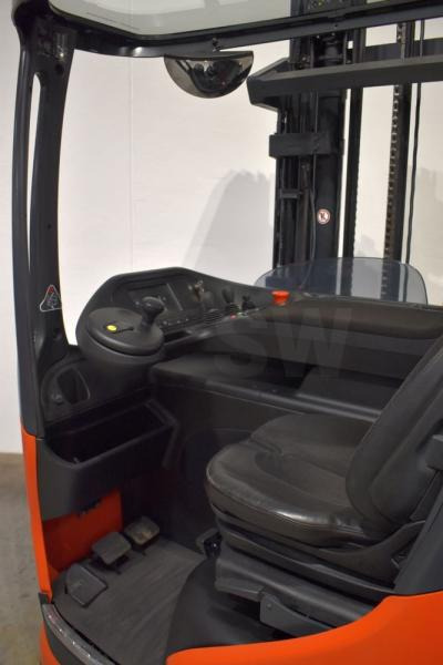 Linde R 16 1120 - Empilhador retráctil: foto 3 Linde R 16 1120 - Empilhador retráctil: foto 3