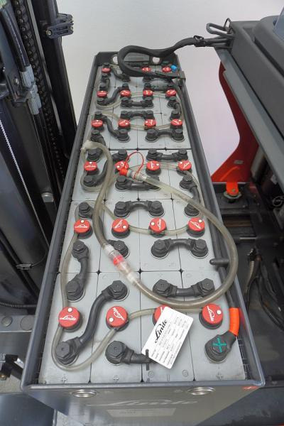 Linde R 20 G 1120 - Empilhador retráctil: foto 5 Linde R 20 G 1120 - Empilhador retráctil: foto 5