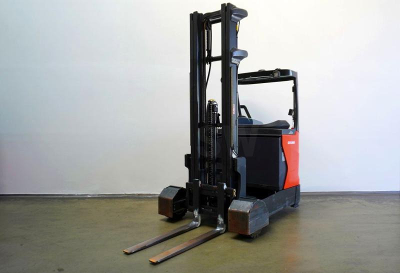 Linde R 20 G 1120 - Empilhador retráctil: foto 2 Linde R 20 G 1120 - Empilhador retráctil: foto 2