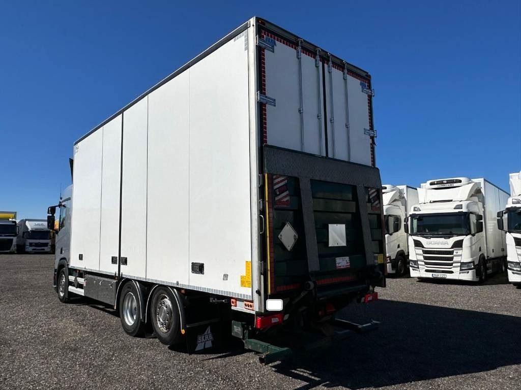 Scania R500B6X2*4NB serie 0633 - Camião frigorífico: foto 4 Scania R500B6X2*4NB serie 0633 - Camião frigorífico: foto 4