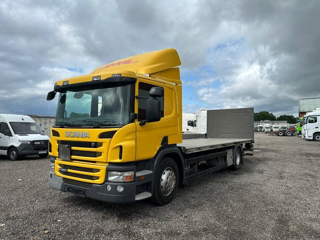 Scania SCANIA P250LB4X2MLB SERIE NR 05923 - Camião de caixa aberta/ Plataforma: foto 1 Scania SCANIA P250LB4X2MLB SERIE NR 05923 - Camião de caixa aberta/ Plataforma: foto 1