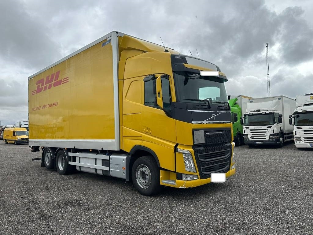 Volvo FH 6*2 500 serie 0696 - Camião furgão: foto 4 Volvo FH 6*2 500 serie 0696 - Camião furgão: foto 4