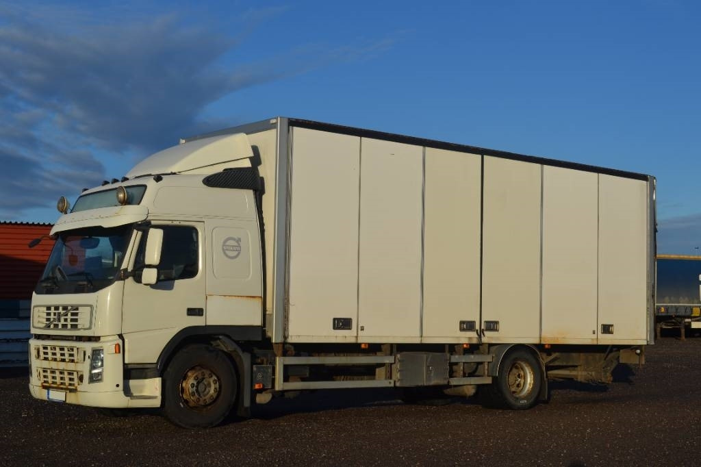 Volvo FM-340 4X2 Serie 1468 - Camião furgão: foto 2 Volvo FM-340 4X2 Serie 1468 - Camião furgão: foto 2
