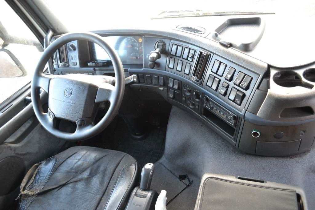 Volvo FM-340 4X2 Serie 1468 - Camião furgão: foto 5 Volvo FM-340 4X2 Serie 1468 - Camião furgão: foto 5