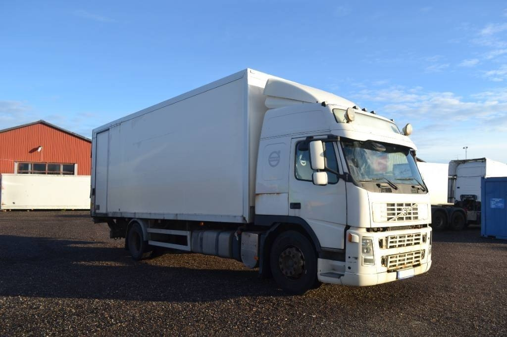 Volvo FM-340 4X2 Serie 1468 - Camião furgão: foto 1 Volvo FM-340 4X2 Serie 1468 - Camião furgão: foto 1