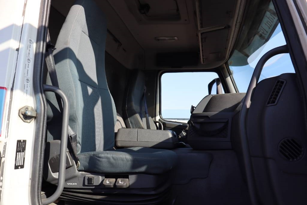 Camião frigorífico Volvo FM 6*2 serie 8310: foto 12