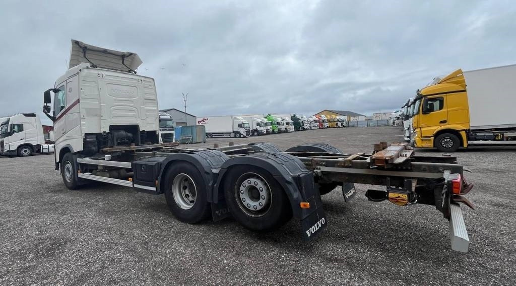 Volvo VOLVO FH 6*2 serie nr 3248 - Camião transportador de contêineres/ Caixa móvel: foto 4 Volvo VOLVO FH 6*2 serie nr 3248 - Camião transportador de contêineres/ Caixa móvel: foto 4