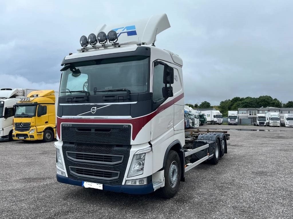 Volvo VOLVO FH 6*2 serie nr 3248 - Camião transportador de contêineres/ Caixa móvel: foto 1 Volvo VOLVO FH 6*2 serie nr 3248 - Camião transportador de contêineres/ Caixa móvel: foto 1