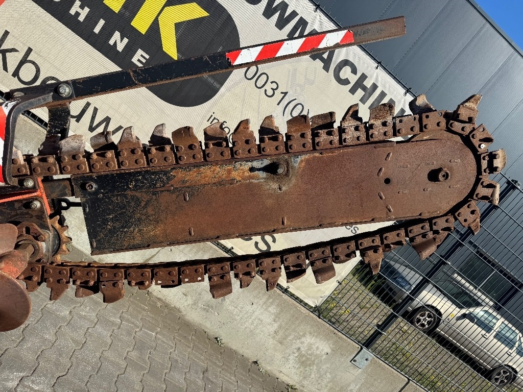Ditch Witch RT 40 - Colocadora de tubagem: foto 5 Ditch Witch RT 40 - Colocadora de tubagem: foto 5