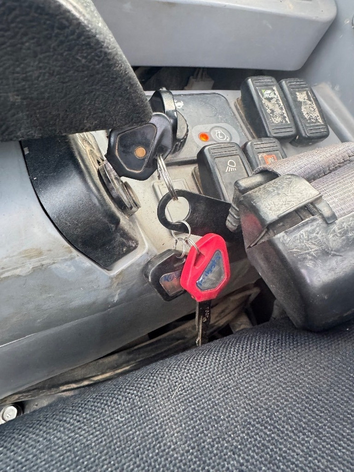 Mini escavadeira Kubota KX 080-4: foto 9