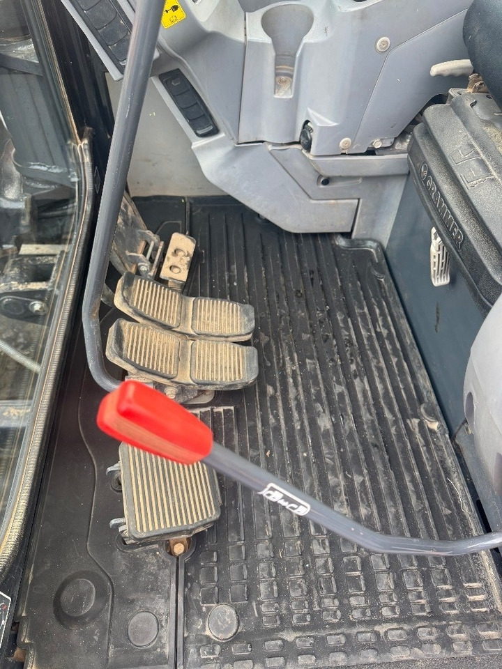 Mini escavadeira Kubota KX 080-4: foto 8