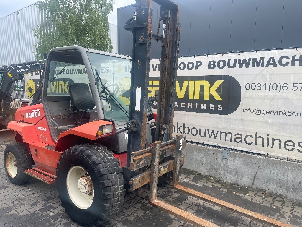Manitou MC 30 - Empilhador todo-o-terreno: foto 3 Manitou MC 30 - Empilhador todo-o-terreno: foto 3