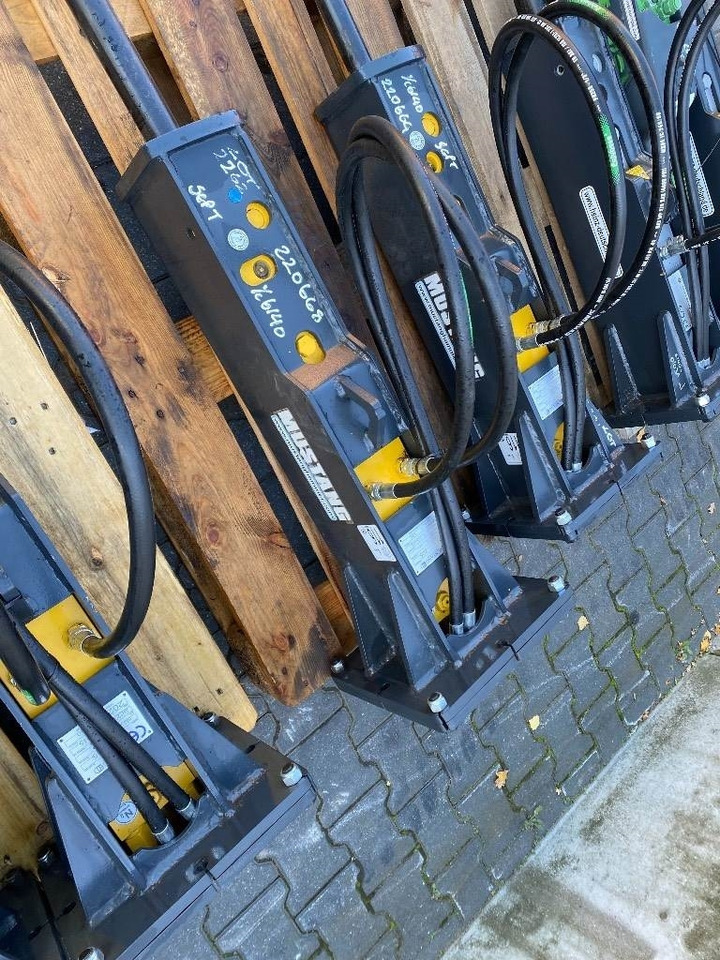 Martelo hidráulico para Máquina de construção Mustang HM: foto 16 Martelo hidráulico para Máquina de construção Mustang HM: foto 16