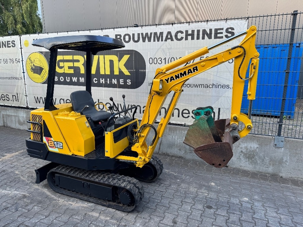 Yanmar B12 - Mini escavadeira: foto 2 Yanmar B12 - Mini escavadeira: foto 2