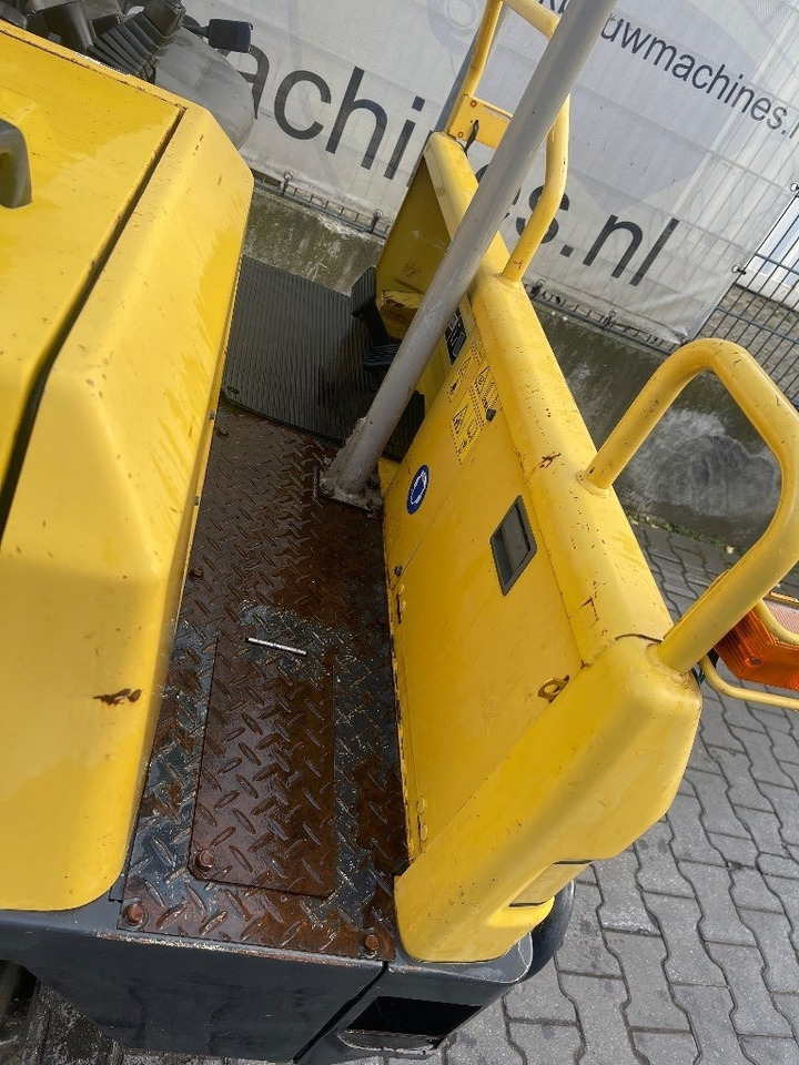 Yanmar C 30 R - Tombador: foto 4 Yanmar C 30 R - Tombador: foto 4