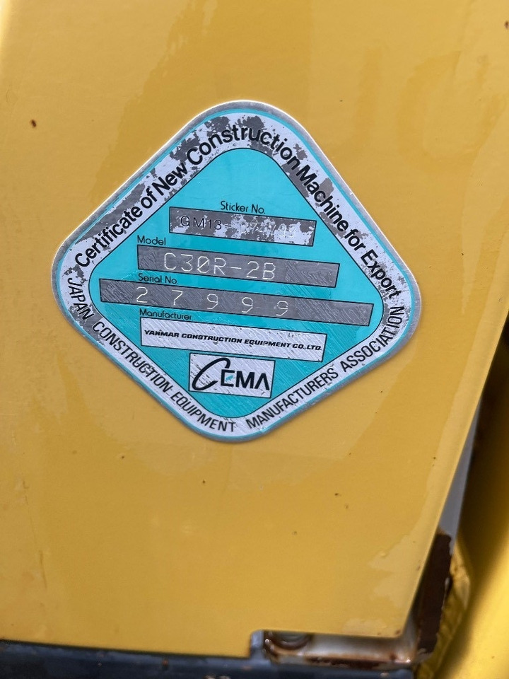 Tombador Yanmar C 30 R: foto 8