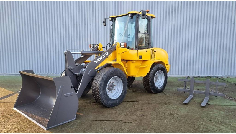 Volvo L30 B, Hjullastare - Pá carregadora de rodas: foto 1 Volvo L30 B, Hjullastare - Pá carregadora de rodas: foto 1