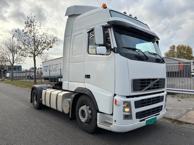 Volvo FH 12 420 4x2T Globetrotter 720.000km!! Analog tacho MOT 06-2026 - Tractor: foto 3 Volvo FH 12 420 4x2T Globetrotter 720.000km!! Analog tacho MOT 06-2026 - Tractor: foto 3