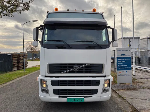 Volvo FH 12 420 4x2T Globetrotter 720.000km!! Analog tacho MOT 06-2026 - Tractor: foto 2 Volvo FH 12 420 4x2T Globetrotter 720.000km!! Analog tacho MOT 06-2026 - Tractor: foto 2