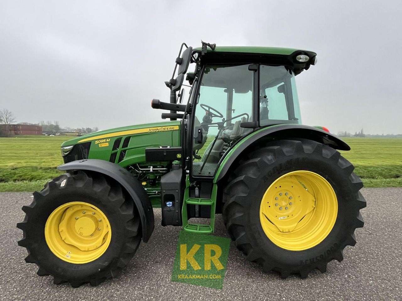 5095M John Deere - Trator: foto 2 5095M John Deere - Trator: foto 2