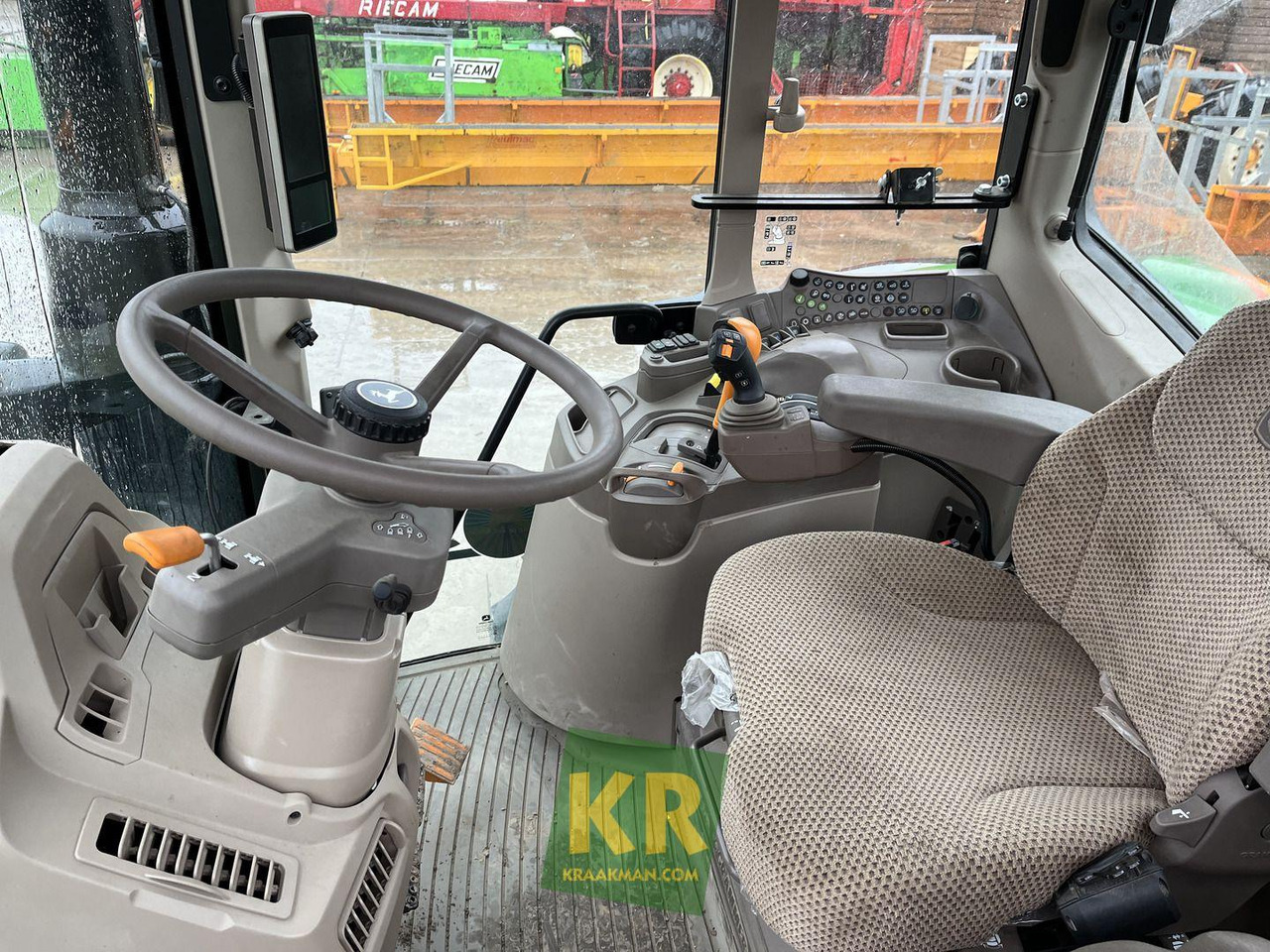 6120M John Deere - Trator: foto 3 6120M John Deere - Trator: foto 3