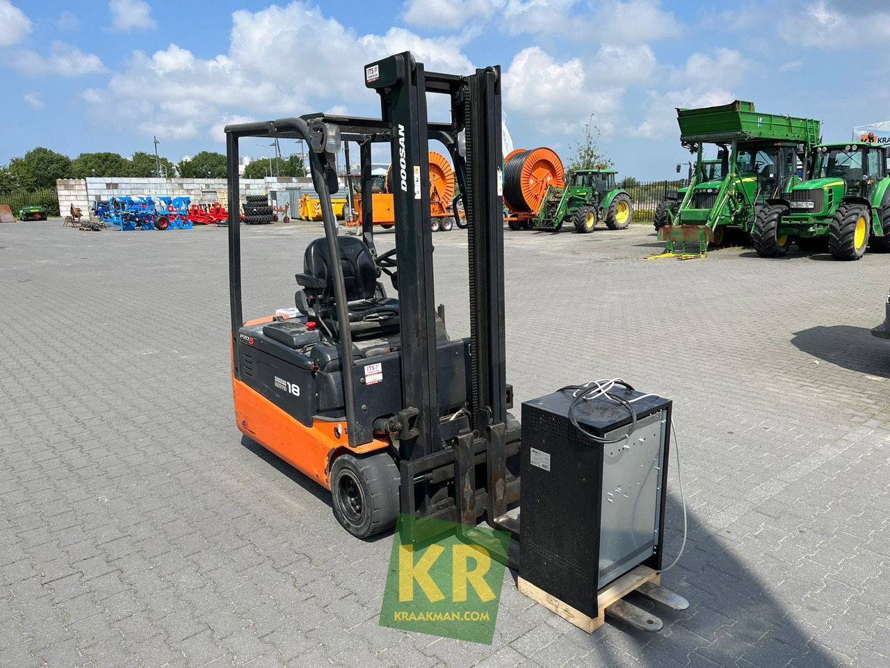 Doosan B18T - Empilhador montado em camião: foto 3 Doosan B18T - Empilhador montado em camião: foto 3