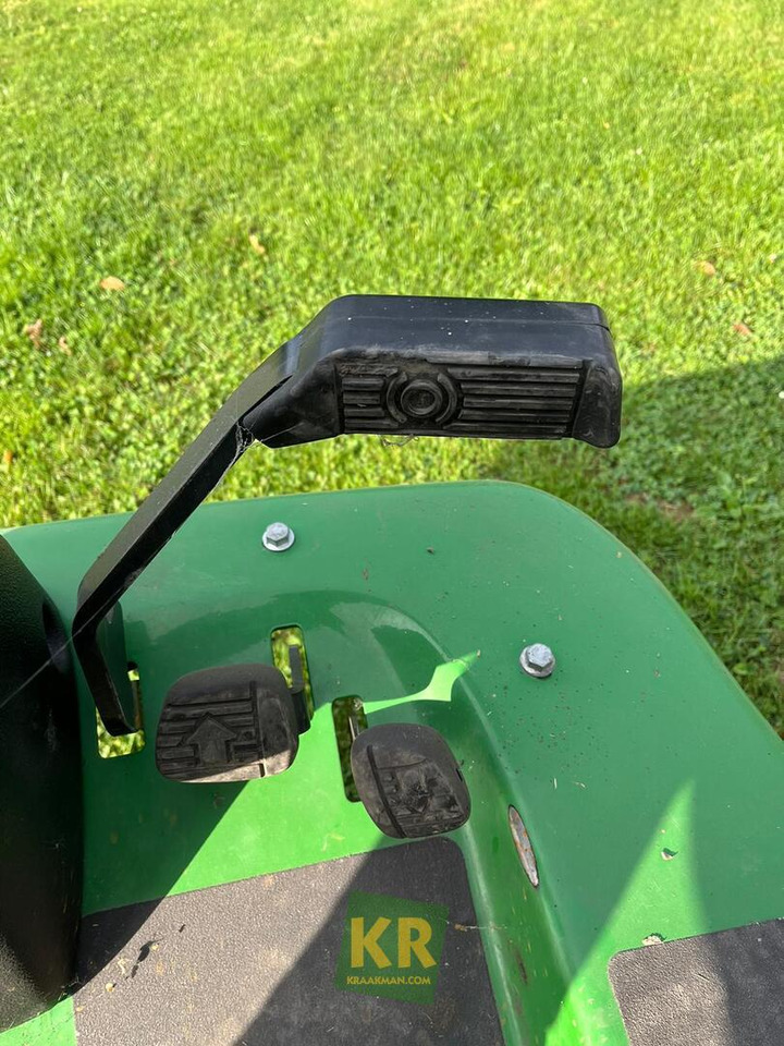 John Deere 1580 - Cortador de grama: foto 5 John Deere 1580 - Cortador de grama: foto 5