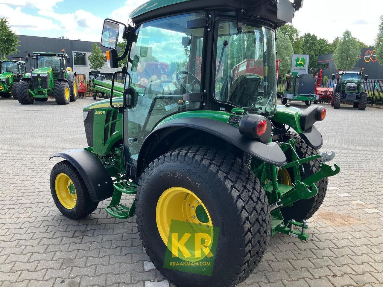 Mini trator novo John Deere 4066R: foto 14