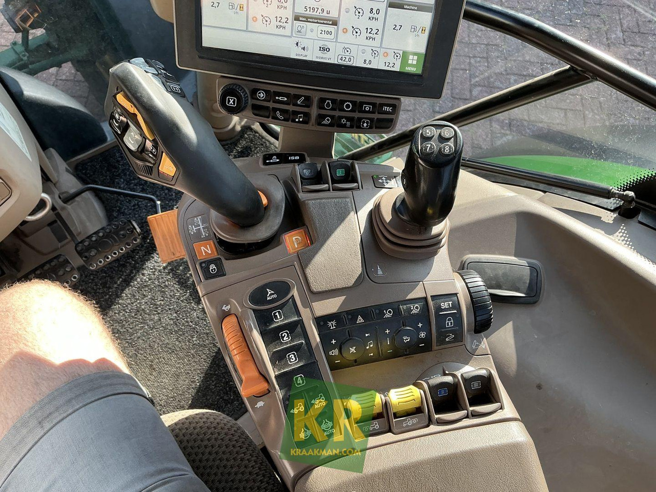 John Deere 6130R  - Trator: foto 1 John Deere 6130R  - Trator: foto 1