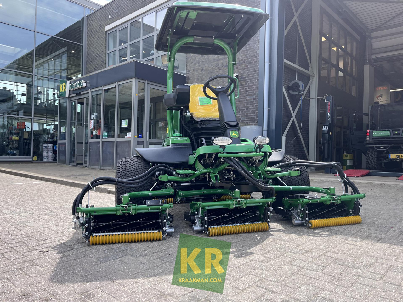 Cortador de grama novo John Deere 8700A: foto 1