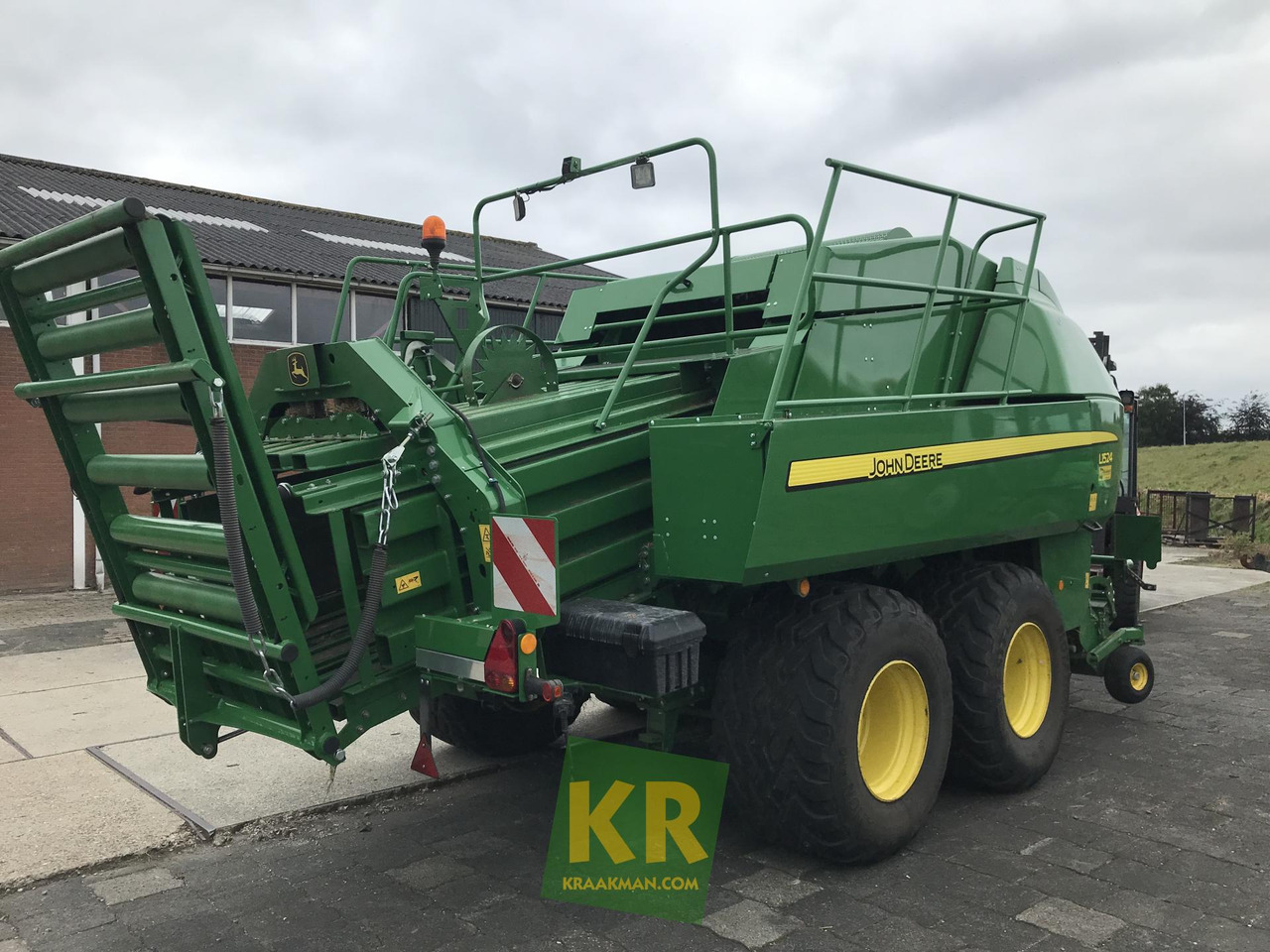 L1524 John Deere - Enfardadeira de fardos quadrados: foto 2 L1524 John Deere - Enfardadeira de fardos quadrados: foto 2