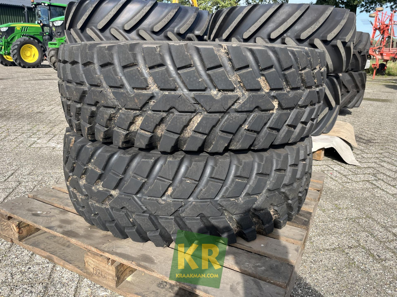 Nokian 360/80R24 Tri 2 Onbekend merk  - Pneu para Máquina agrícola: foto 1 Nokian 360/80R24 Tri 2 Onbekend merk  - Pneu para Máquina agrícola: foto 1