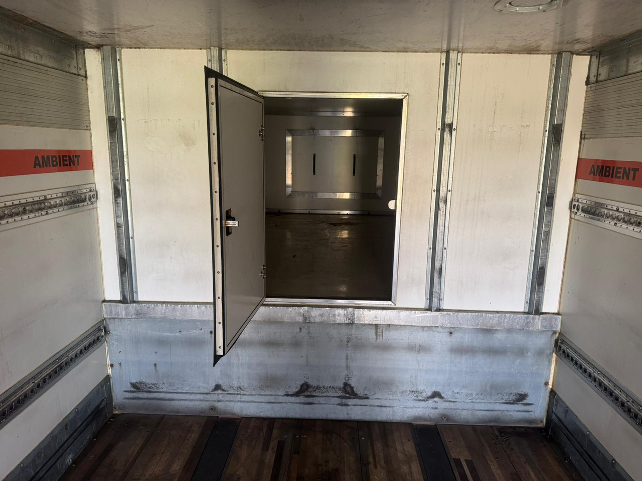 Semi-reboque frigorífico 2017 Krone 13.6m Fridge Trailer – 7820: foto 15 Semi-reboque frigorífico 2017 Krone 13.6m Fridge Trailer – 7820: foto 15