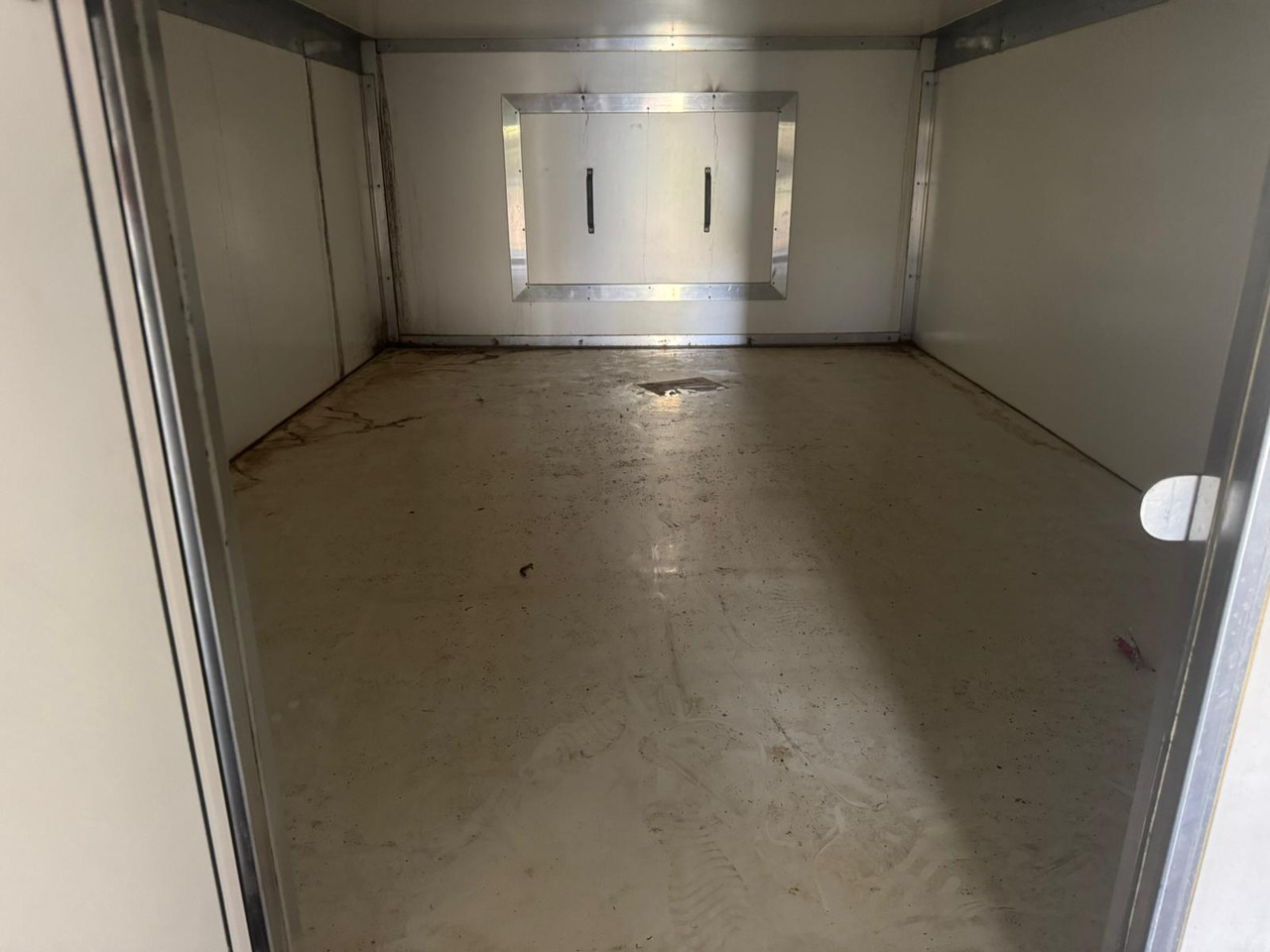 Semi-reboque frigorífico 2017 Krone 13.6m Fridge Trailer – 7820: foto 19 Semi-reboque frigorífico 2017 Krone 13.6m Fridge Trailer – 7820: foto 19