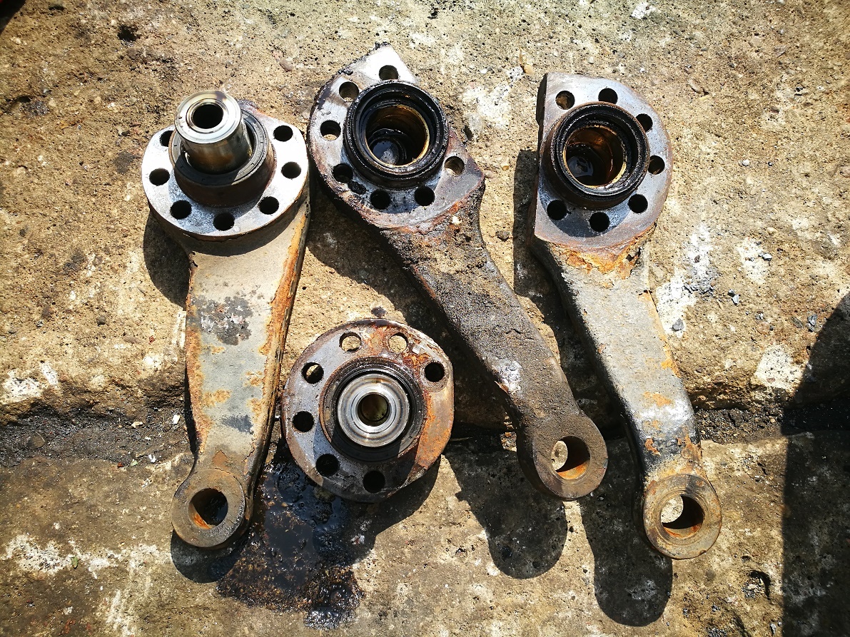 MAN F2000 F90 TGS TGX TGA 4x2 4x4 6x2 6x4 6x6 8x2 8x4 8x6 8x8 - Direcção para Camião: foto 4 MAN F2000 F90 TGS TGX TGA 4x2 4x4 6x2 6x4 6x6 8x2 8x4 8x6 8x8 - Direcção para Camião: foto 4