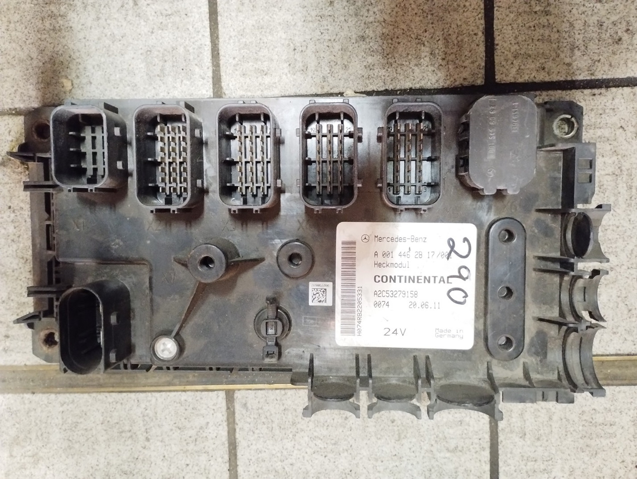 MODUŁ ŚWIATEŁ TYŁ HECKMODUL 0014462017 MERCEDES ACTROS MP2 MP3 - Sistema elétrico: foto 1 MODUŁ ŚWIATEŁ TYŁ HECKMODUL 0014462017 MERCEDES ACTROS MP2 MP3 - Sistema elétrico: foto 1