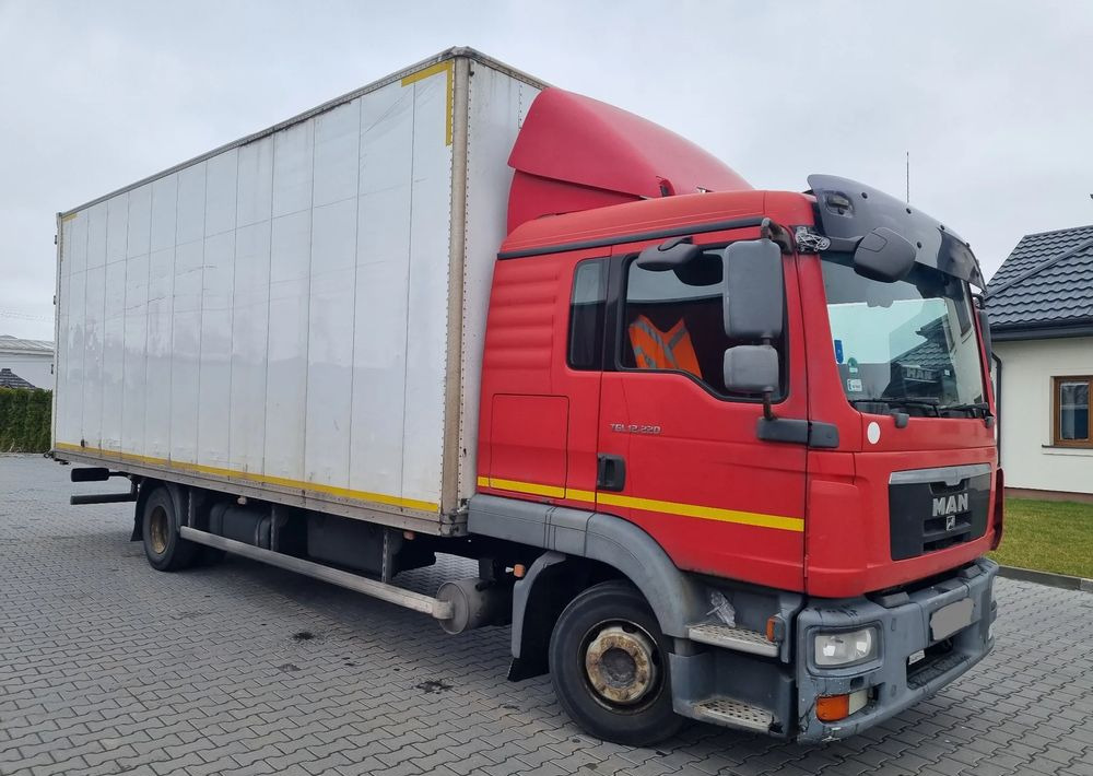 MAN TGL 12 220 - Camião furgão: foto 2 MAN TGL 12 220 - Camião furgão: foto 2