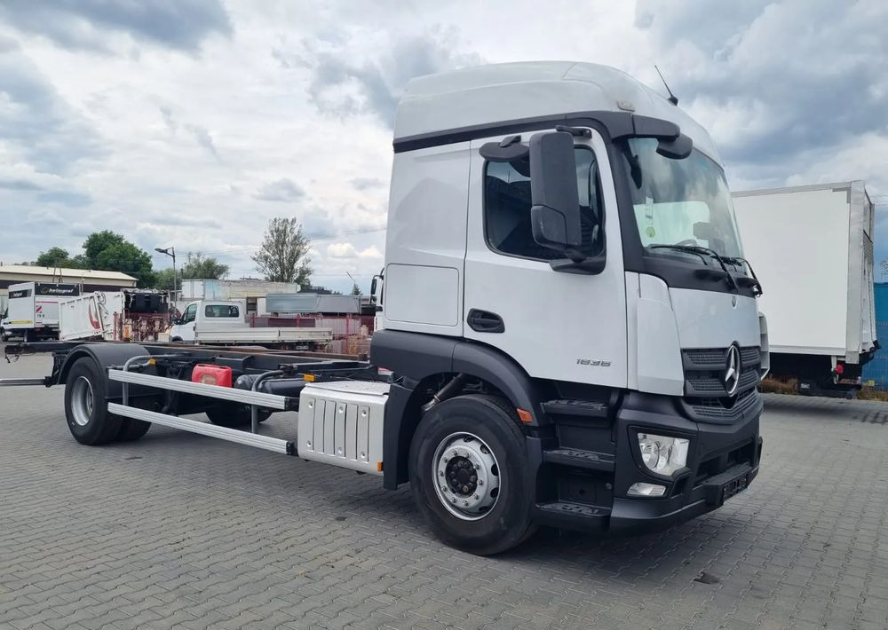 Mercedes-Benz Actros 1836 - Camião de lona: foto 2 Mercedes-Benz Actros 1836 - Camião de lona: foto 2